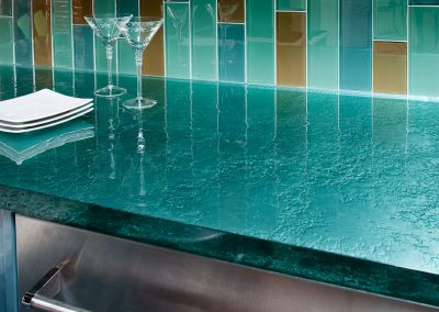 Modern Kitchen - countertop and tile backsplash